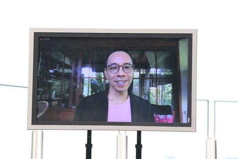 リモートで参加したアピチャッポン・ウィーラセタクン。