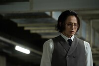 荒木宏文演じる坂口安吾。