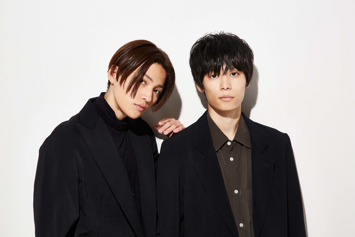 左から八木勇征、萩原利久。