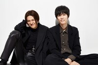 左から八木勇征、萩原利久。