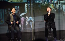 左から柳楽優弥、大泉洋。