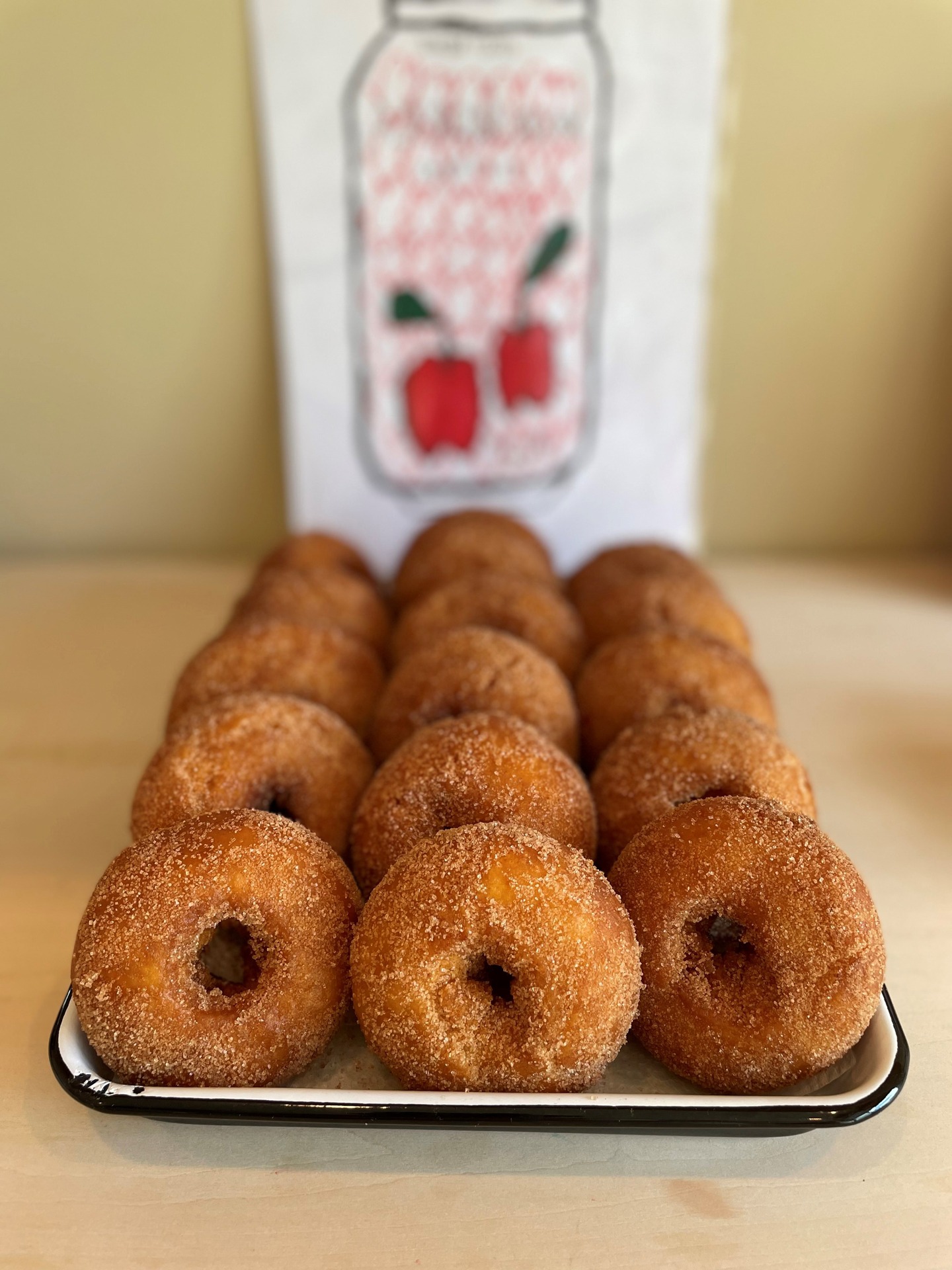 MY PICNICのプレーンなシナモンシュガードーナツ。（税込450円）