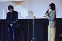 左から林遣都、小松菜奈。