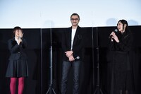 左から潘めぐみ、大塚明夫、田中敦子。