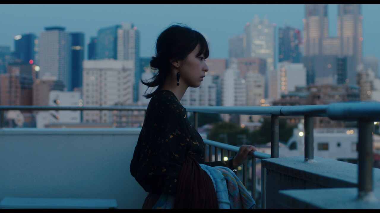 長澤まさみのコメントも、妹を探す姉たち描く「偽りのないhappy end」予告