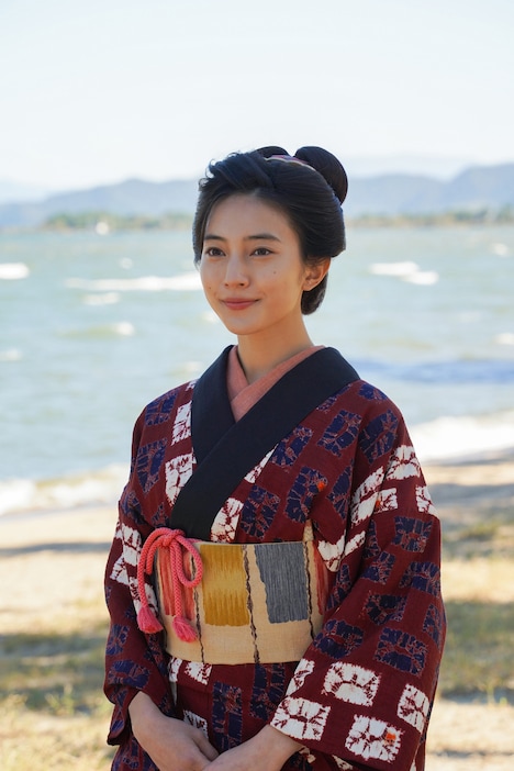 久保田紗友演じるトリ。