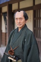 矢島健一演じる杉原尚蔵。