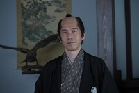 宮川一朗太演じる白井達之進。