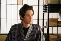 トラウデン都仁演じる未章。