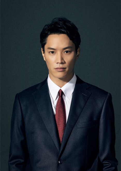 鈴木伸之演じる国下一狼。