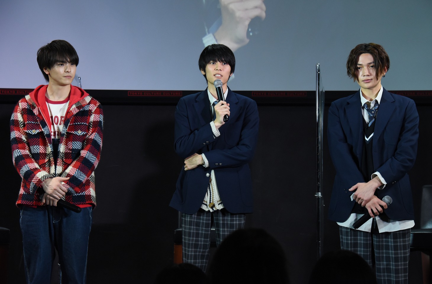 左から高野洸、萩原利久、八木勇征。