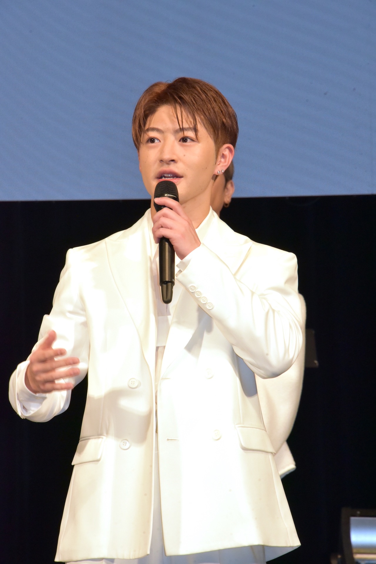 佐野玲於
