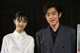 「DANCING MARY ダンシング・マリー」舞台挨拶に登壇した山田愛奈（左）と吉村界人（右）。