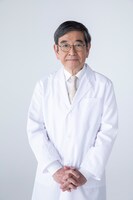 高森巌役の石坂浩二。