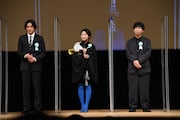 左から金子大地、伊藤万理華、松本壮史。