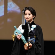 伊藤万理華がTAMA映画賞で最優秀新進女優賞に、「映画を未来につなげる」と意気込む