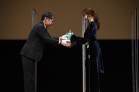 有村架純（右）