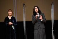 左から有村架純、菅田将暉。