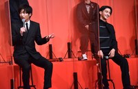 今回も横浜流星（右）にやられていると明かす田中圭（左）。