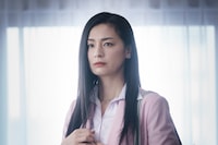 尾野真千子演じる有科香屋子。