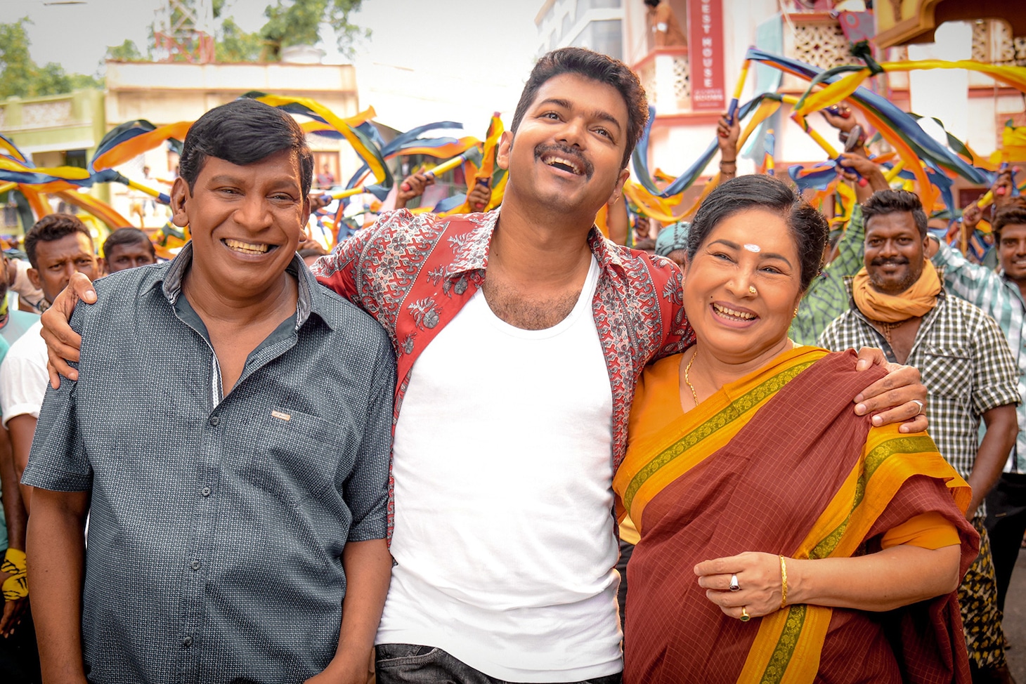 「マジック」 (c) Sony Music India, (c) Sri Thenandal Films
