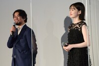 左から草野翔吾、山田杏奈。
