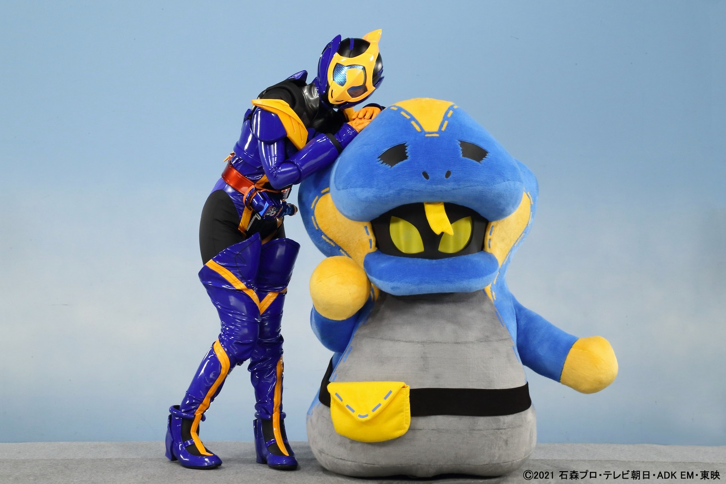 左から仮面ライダージャンヌ、ラブコフ。