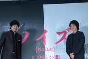 左から松山ケンイチ、藤原竜也。