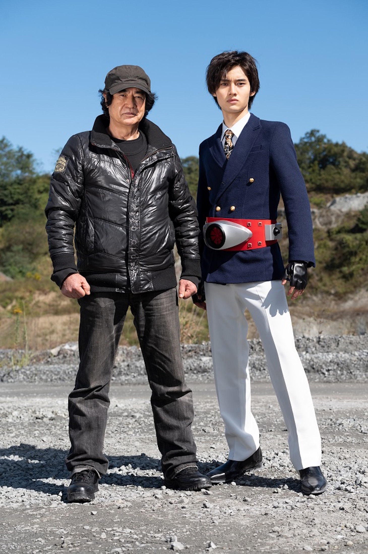 左から藤岡弘、、藤岡真威人。