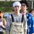 タオルを巻いた道枝駿佑写す「99.9」新カット到着、松本潤には「圧倒されました」