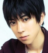 山下役の京典和玖。