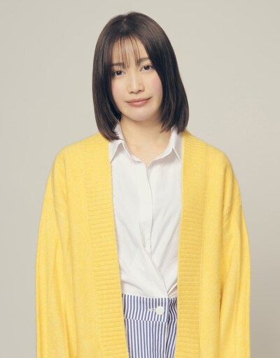 中村ゆりか扮する丸山真由美。(c)志茂・ぶんか社／「部長と社畜の恋はもどかしい」製作委員会