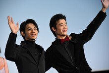 左から神尾楓珠、三浦獠太。