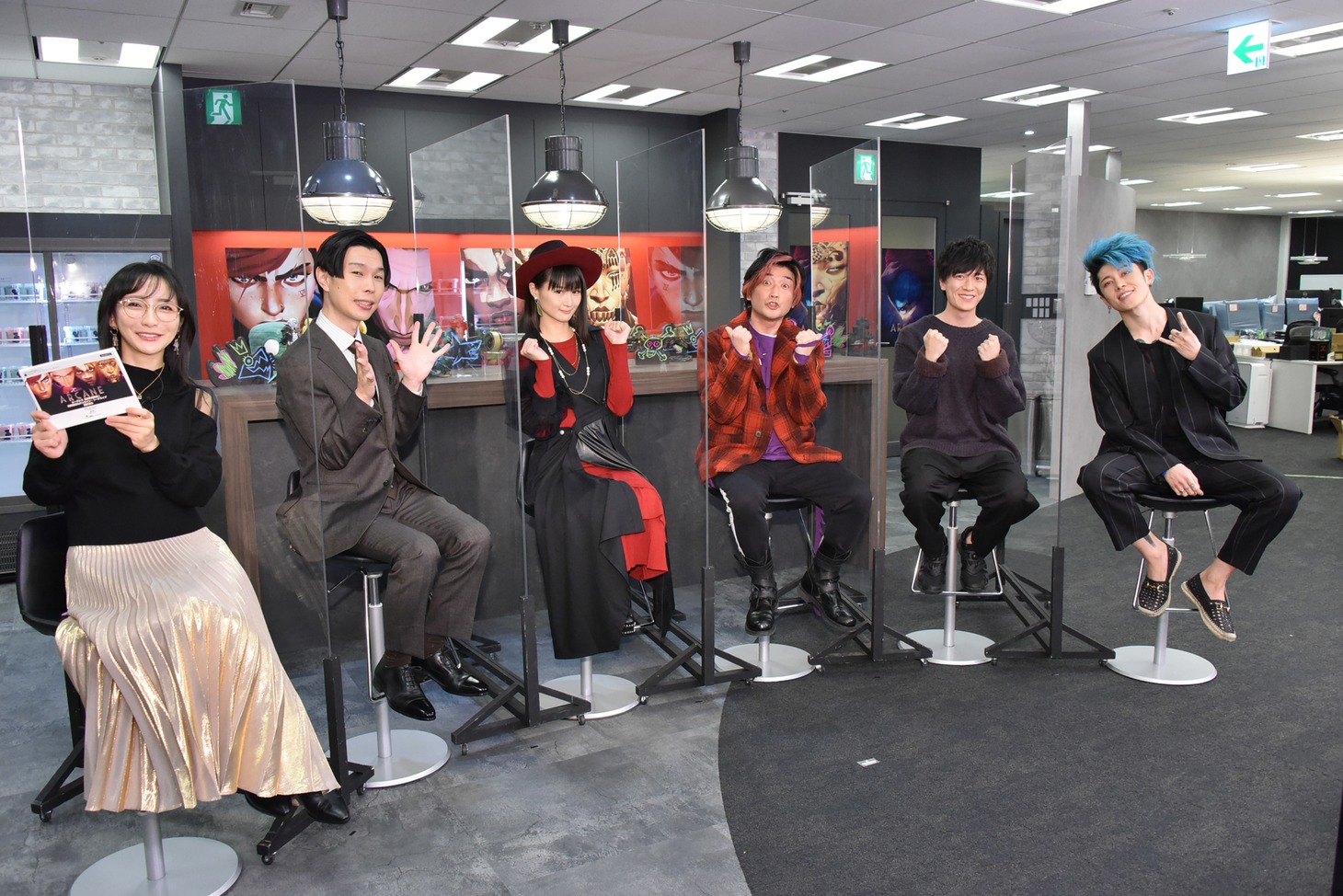 左から松澤千晶（MC）、岩井勇気、小林ゆう、佐藤せつじ、畠中祐、MIYAVI。
