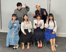 後列左から杉野遥亮、鈴木伸之。前列左から片平考美さん、上田喬子さん、杉谷杏奈さん、杉本梢さん。