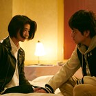 黒島結菜が北村匠海と見つめ合い、公園で飲む「明け方の若者たち」新写真4点