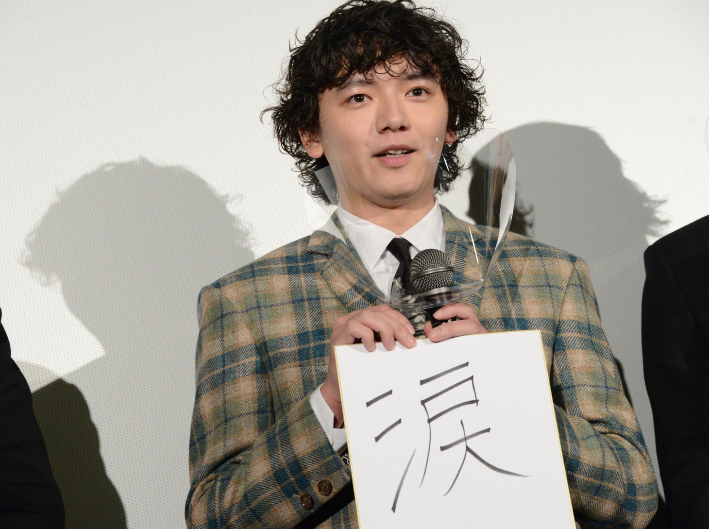 作品に込めた思いを「涙」と表現した濱田龍臣。