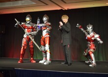 左からSEVEN SUIT、ULTRAMAN SUIT、木村良平、ACE SUIT。