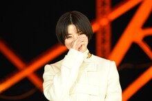 永瀬廉から「最初は怖かった」と言われて笑う池田エライザ。