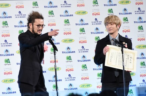 中村獅童（左）とFukase（右）。