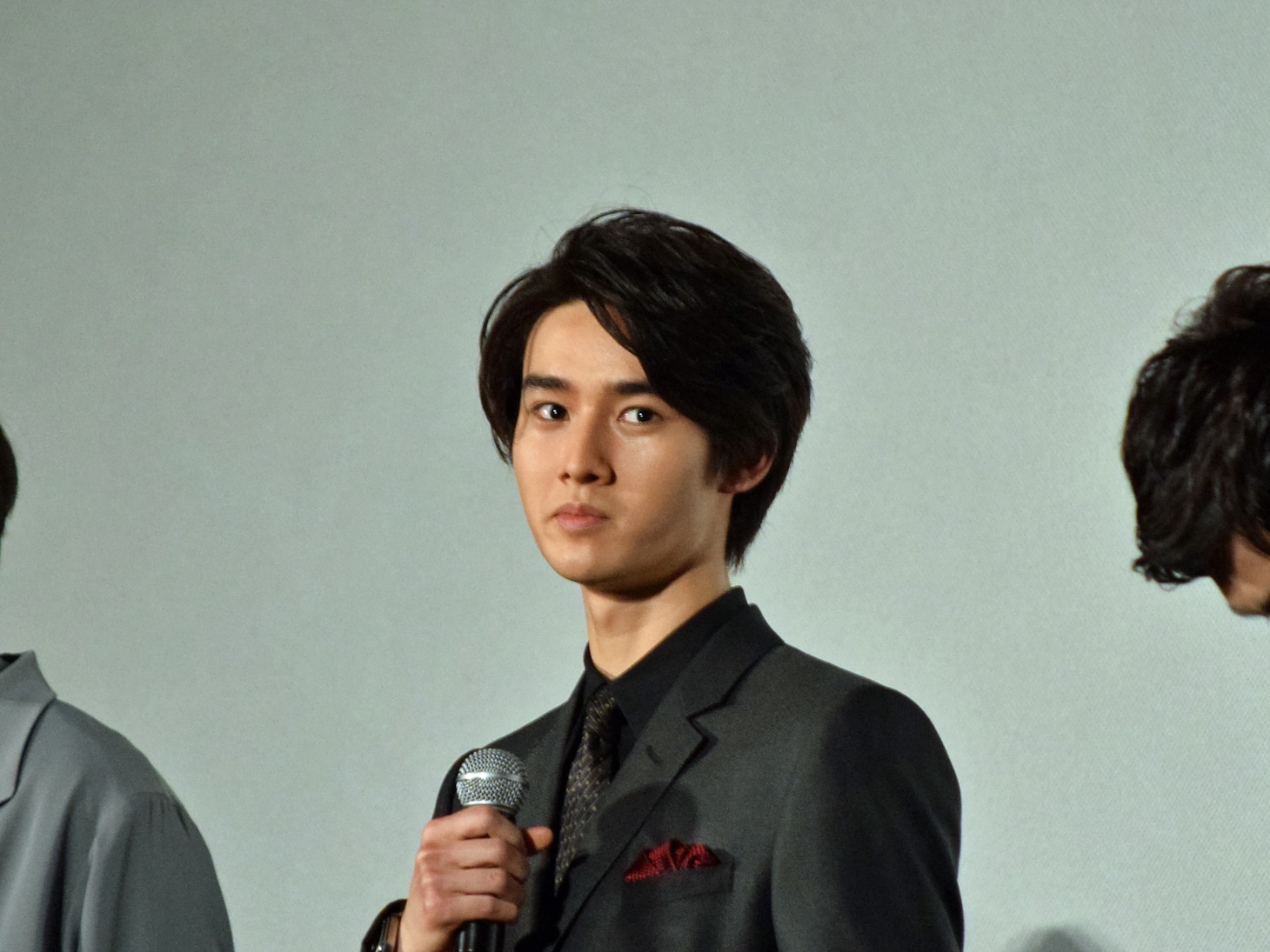 藤岡真威人