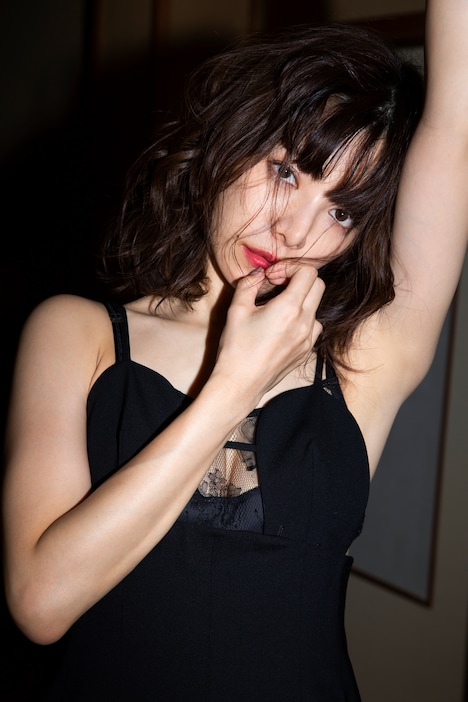 「Lis blanc」購入者特典となるポストカードのビジュアル。