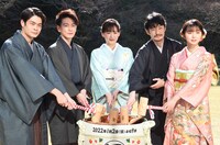 「義母と娘のブルース 2022年謹賀新年スペシャル」制作発表の様子。