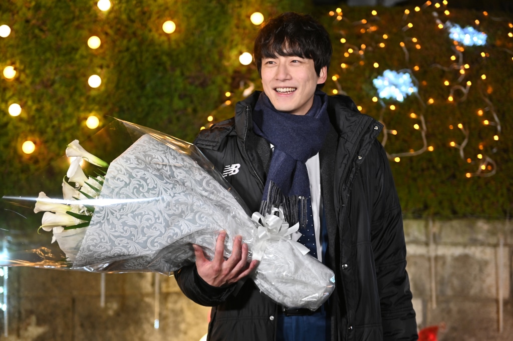 坂口健太郎 - 「婚姻届に判を捺しただけですが」清野菜名は涙