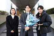 左から江口のりこ、町田啓太、赤楚衛二。