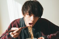 「佐野勇斗カレンダー2022.4-2023.3」収録イメージカット