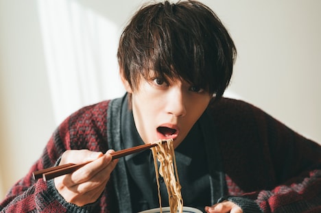 「佐野勇斗カレンダー2022.4-2023.3」収録イメージカット