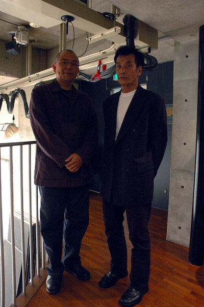 「メゾン・ド・ヒミコ」初日舞台挨拶時の写真。左から犬童一心、田中泯。