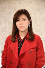 露木リラ役のヒコロヒー。