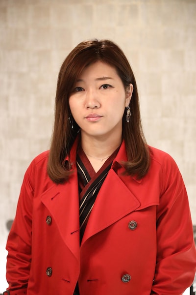 露木リラ役のヒコロヒー。